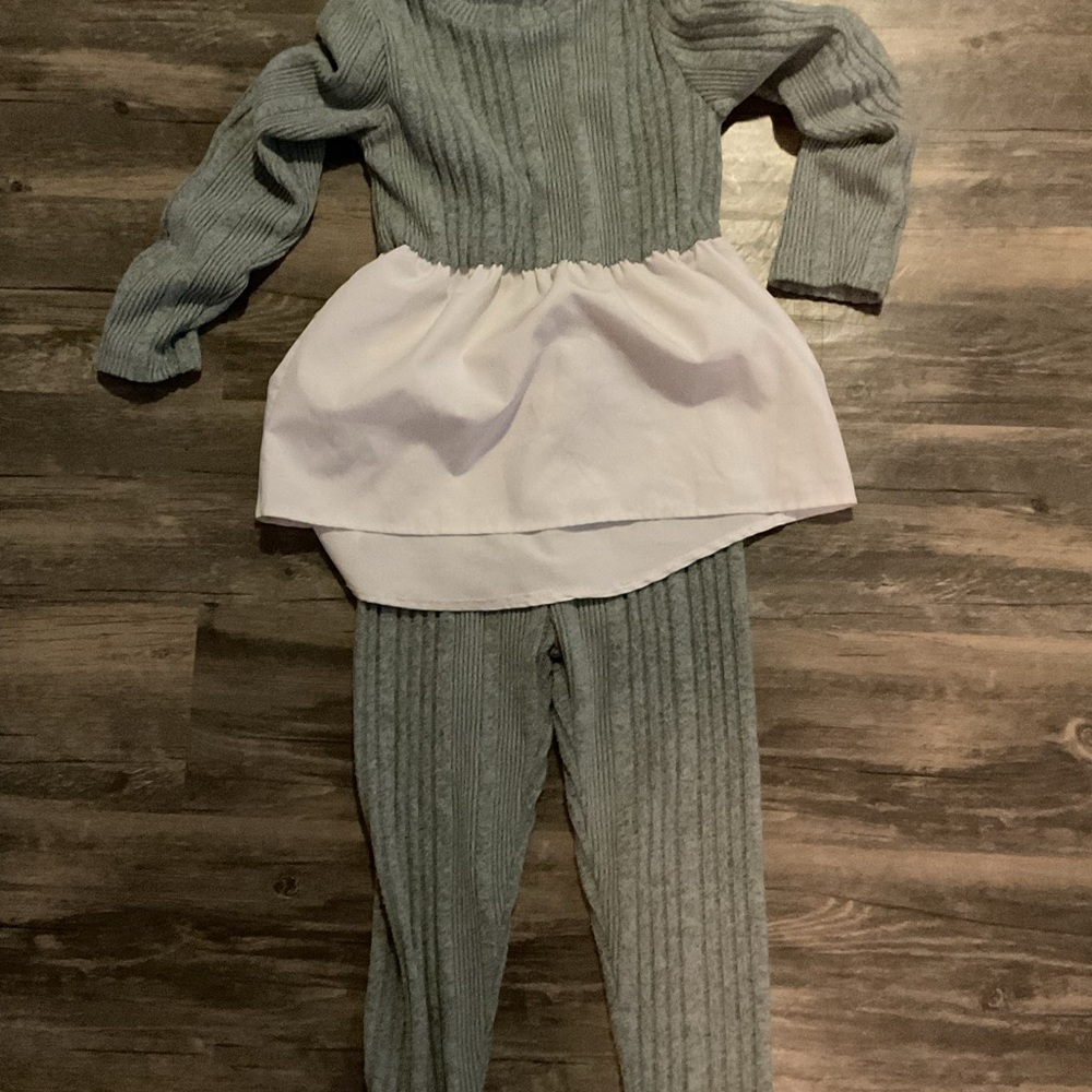 SHEIN Gray and White Kids Matching Set